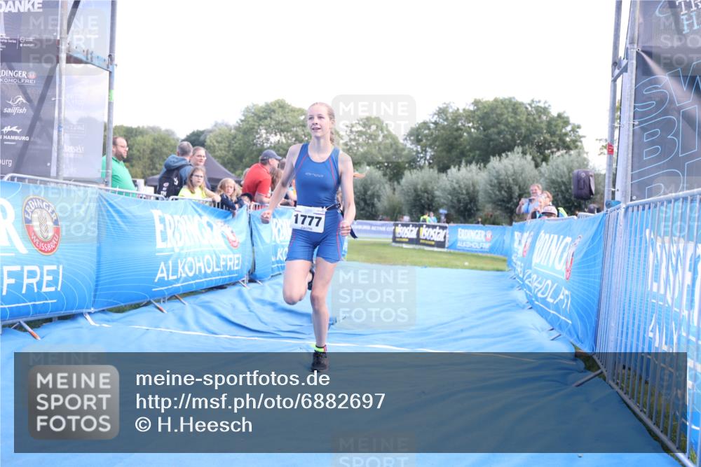 25.08.2024 - Elbe Triathlon Hamburg H.Heesch http://msf.ph/oto/6882697 25.08.2024 12:52:05 Ziel 1777 meine-sportfotos.de