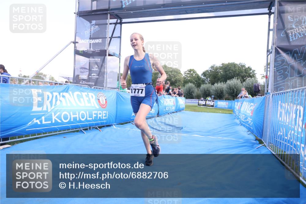 25.08.2024 - Elbe Triathlon Hamburg H.Heesch http://msf.ph/oto/6882706 25.08.2024 12:52:05 Ziel 1777 meine-sportfotos.de