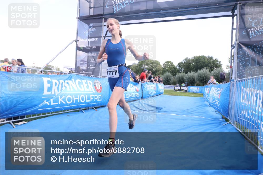 25.08.2024 - Elbe Triathlon Hamburg H.Heesch http://msf.ph/oto/6882708 25.08.2024 12:52:05 Ziel 1777 meine-sportfotos.de