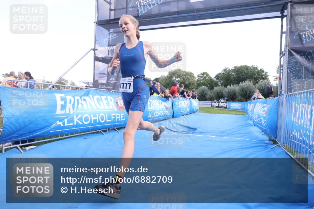 25.08.2024 - Elbe Triathlon Hamburg H.Heesch http://msf.ph/oto/6882709 25.08.2024 12:52:05 Ziel 1777 meine-sportfotos.de