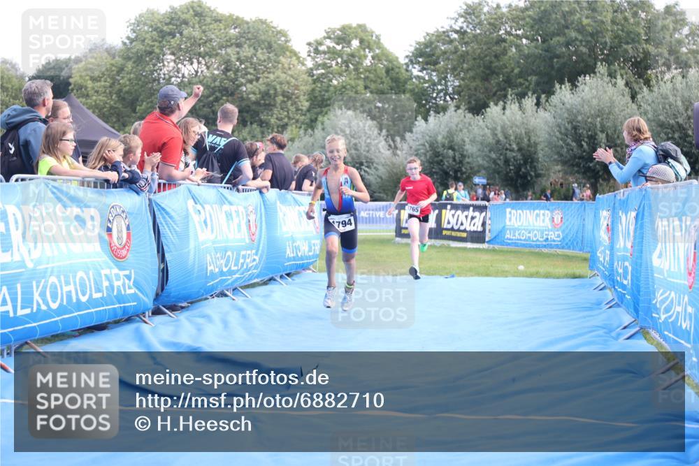 25.08.2024 - Elbe Triathlon Hamburg H.Heesch http://msf.ph/oto/6882710 25.08.2024 12:52:15 Ziel 1765, 1794 meine-sportfotos.de