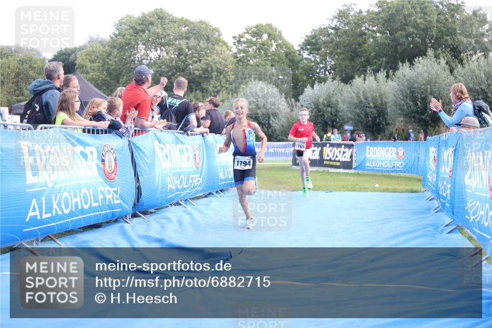25.08.2024 - Elbe Triathlon Hamburg H.Heesch http://msf.ph/oto/6882715 25.08.2024 12:52:15 Ziel 1765, 1794 meine-sportfotos.de