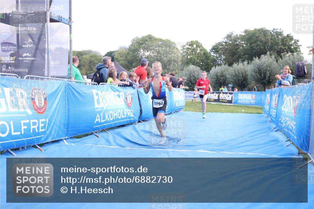 25.08.2024 - Elbe Triathlon Hamburg H.Heesch http://msf.ph/oto/6882730 25.08.2024 12:52:16 Ziel 1765, 1794 meine-sportfotos.de