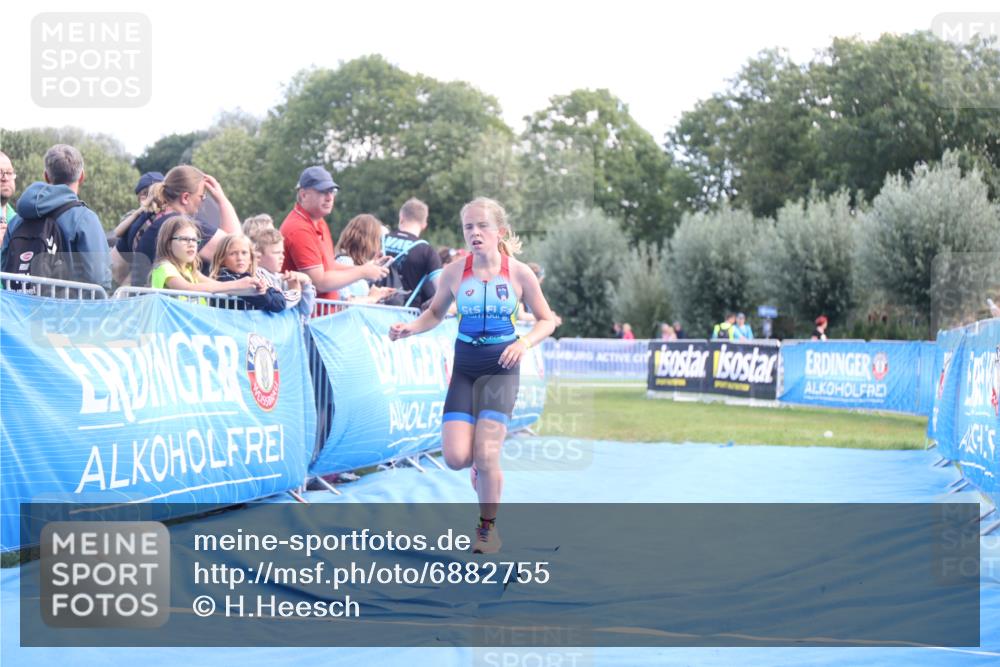 25.08.2024 - Elbe Triathlon Hamburg H.Heesch http://msf.ph/oto/6882755 25.08.2024 12:52:28 Ziel 1805 meine-sportfotos.de