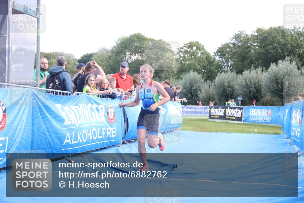 25.08.2024 - Elbe Triathlon Hamburg H.Heesch http://msf.ph/oto/6882762 25.08.2024 12:52:28 Ziel 1805 meine-sportfotos.de