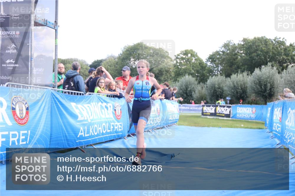 25.08.2024 - Elbe Triathlon Hamburg H.Heesch http://msf.ph/oto/6882766 25.08.2024 12:52:28 Ziel 1805 meine-sportfotos.de