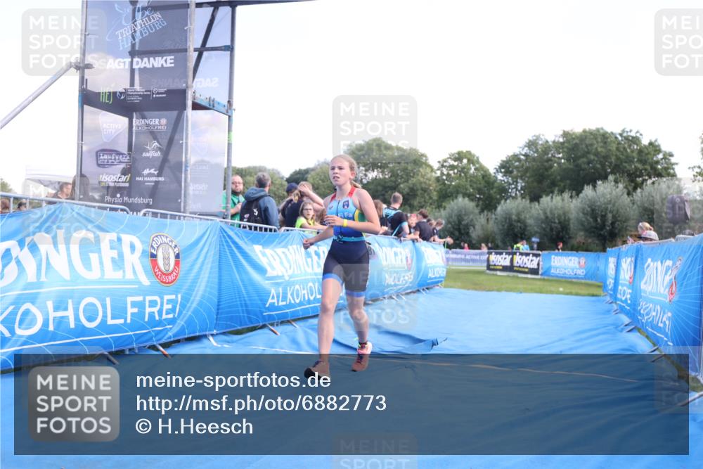 25.08.2024 - Elbe Triathlon Hamburg H.Heesch http://msf.ph/oto/6882773 25.08.2024 12:52:29 Ziel 1805 meine-sportfotos.de