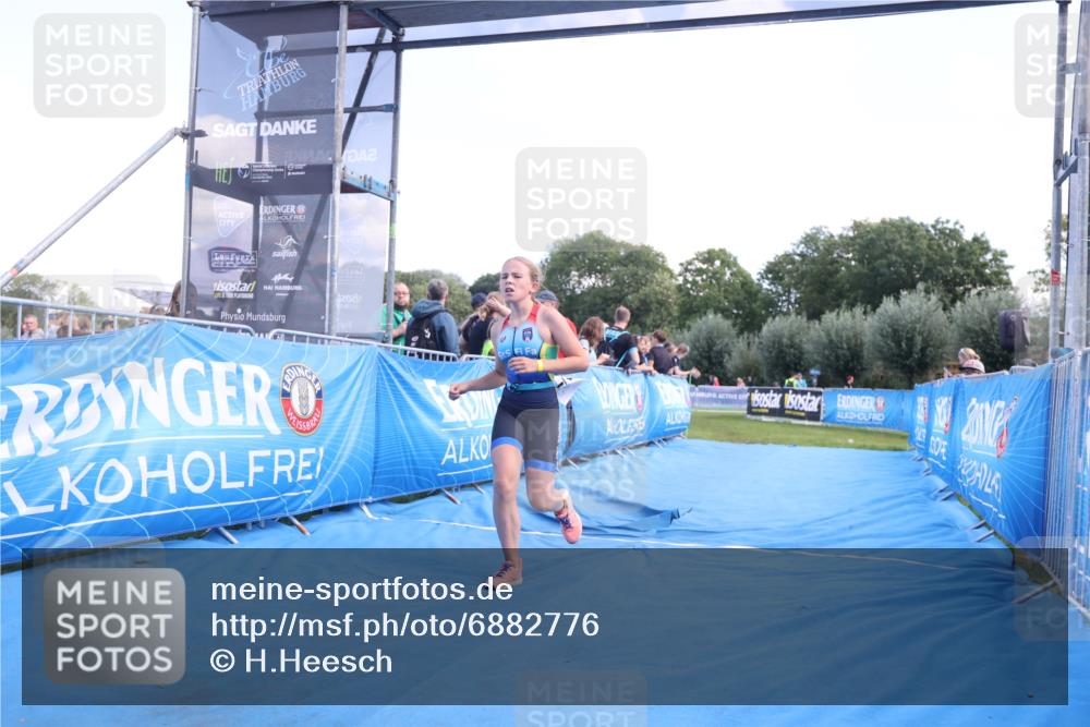 25.08.2024 - Elbe Triathlon Hamburg H.Heesch http://msf.ph/oto/6882776 25.08.2024 12:52:29 Ziel 1805 meine-sportfotos.de