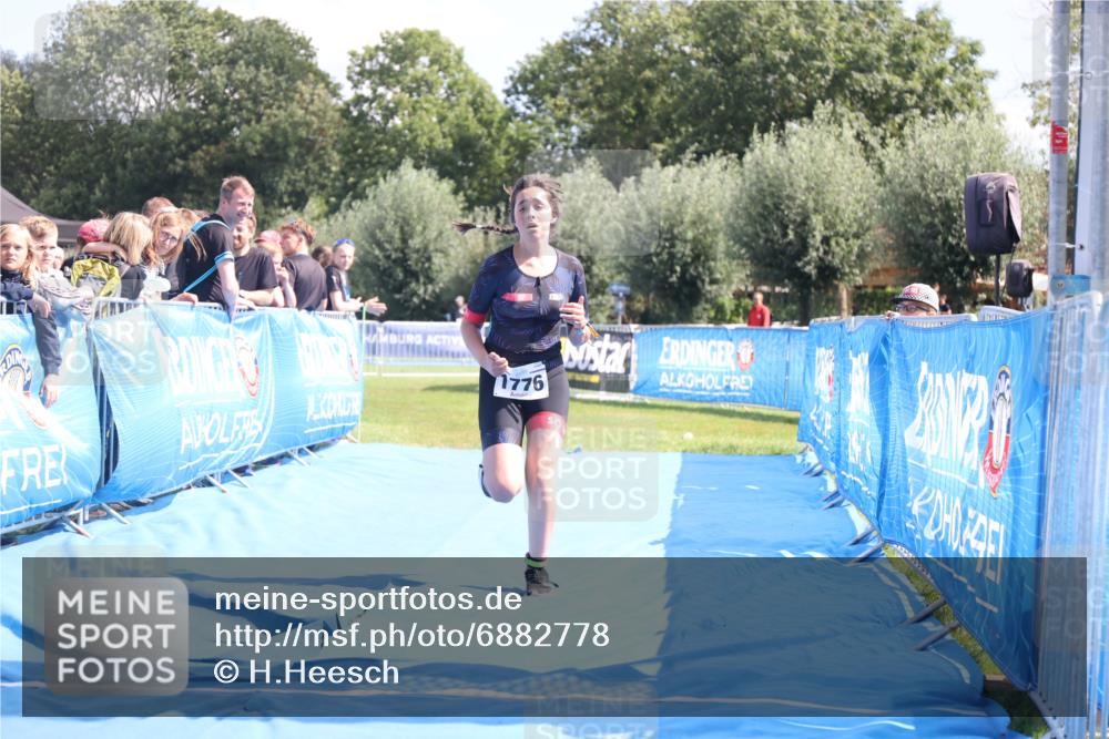 25.08.2024 - Elbe Triathlon Hamburg H.Heesch http://msf.ph/oto/6882778 25.08.2024 12:52:52 Ziel 1776 meine-sportfotos.de