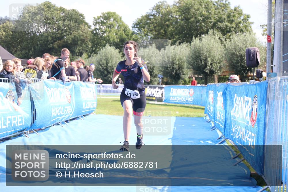 25.08.2024 - Elbe Triathlon Hamburg H.Heesch http://msf.ph/oto/6882781 25.08.2024 12:52:52 Ziel 1776 meine-sportfotos.de