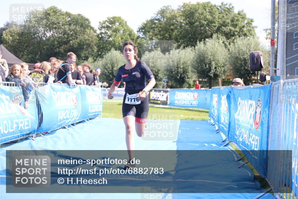 25.08.2024 - Elbe Triathlon Hamburg H.Heesch http://msf.ph/oto/6882783 25.08.2024 12:52:52 Ziel 1776 meine-sportfotos.de