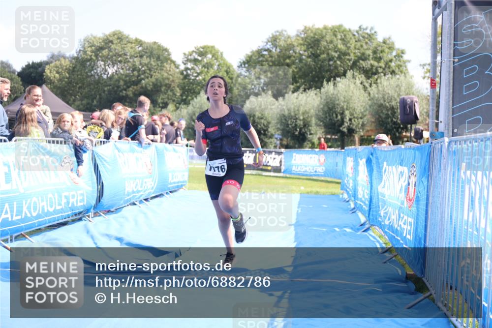 25.08.2024 - Elbe Triathlon Hamburg H.Heesch http://msf.ph/oto/6882786 25.08.2024 12:52:52 Ziel 1776 meine-sportfotos.de