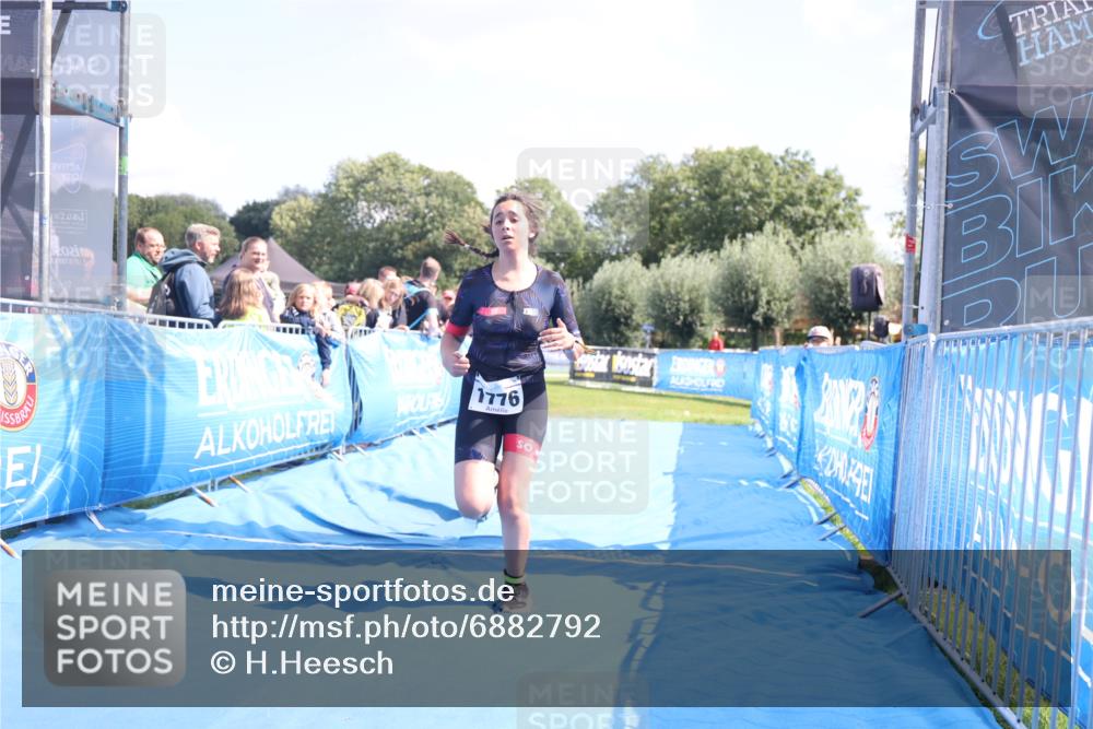 25.08.2024 - Elbe Triathlon Hamburg H.Heesch http://msf.ph/oto/6882792 25.08.2024 12:52:52 Ziel 1776 meine-sportfotos.de