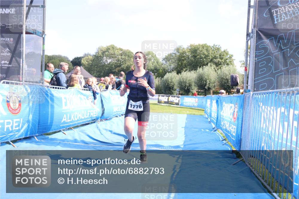 25.08.2024 - Elbe Triathlon Hamburg H.Heesch http://msf.ph/oto/6882793 25.08.2024 12:52:52 Ziel 1776 meine-sportfotos.de