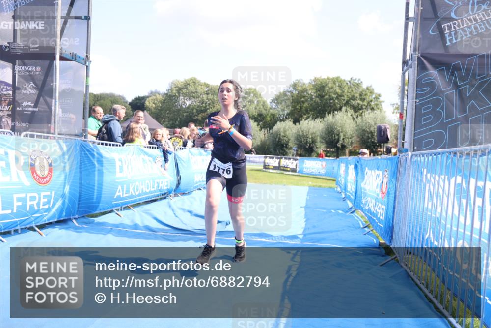 25.08.2024 - Elbe Triathlon Hamburg H.Heesch http://msf.ph/oto/6882794 25.08.2024 12:52:52 Ziel 1776 meine-sportfotos.de