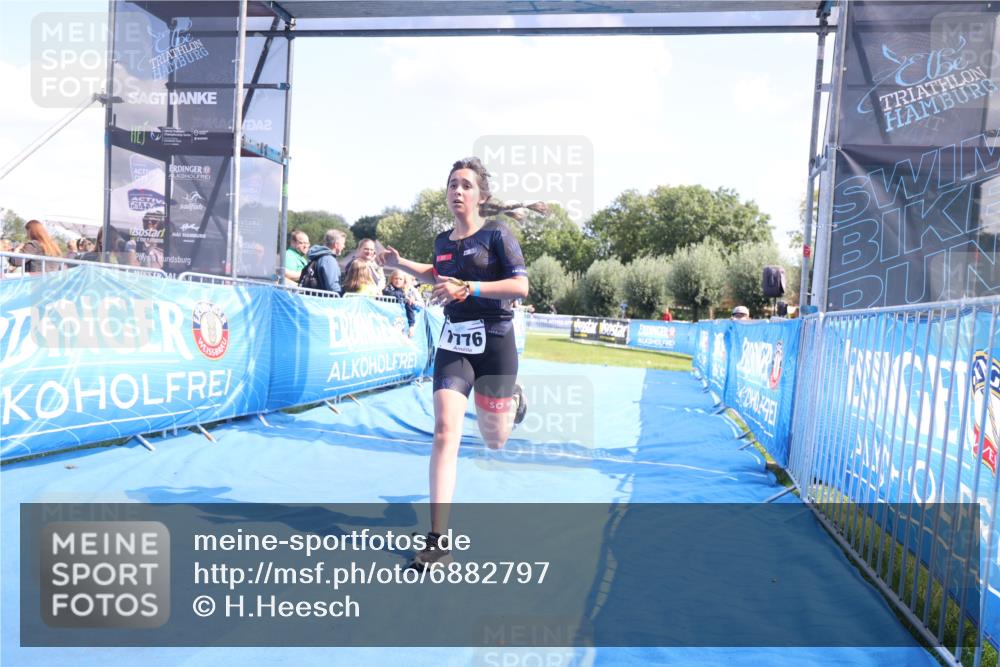 25.08.2024 - Elbe Triathlon Hamburg H.Heesch http://msf.ph/oto/6882797 25.08.2024 12:52:52 Ziel 1776 meine-sportfotos.de