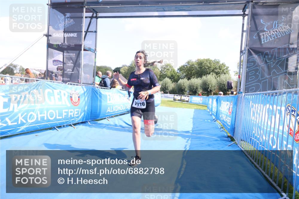 25.08.2024 - Elbe Triathlon Hamburg H.Heesch http://msf.ph/oto/6882798 25.08.2024 12:52:53 Ziel 1776 meine-sportfotos.de