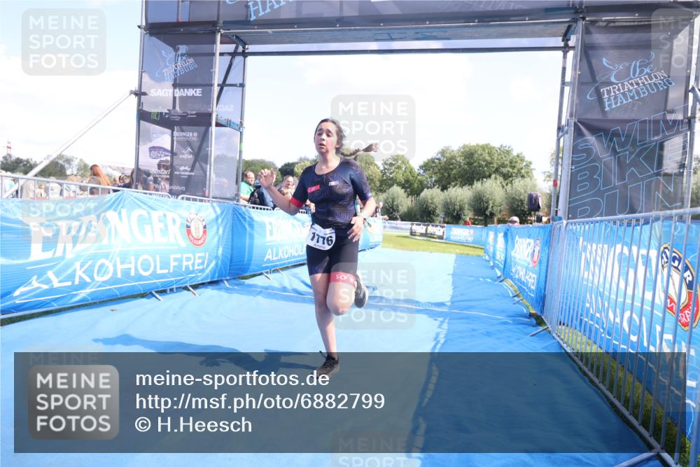 25.08.2024 - Elbe Triathlon Hamburg H.Heesch http://msf.ph/oto/6882799 25.08.2024 12:52:53 Ziel 1776 meine-sportfotos.de