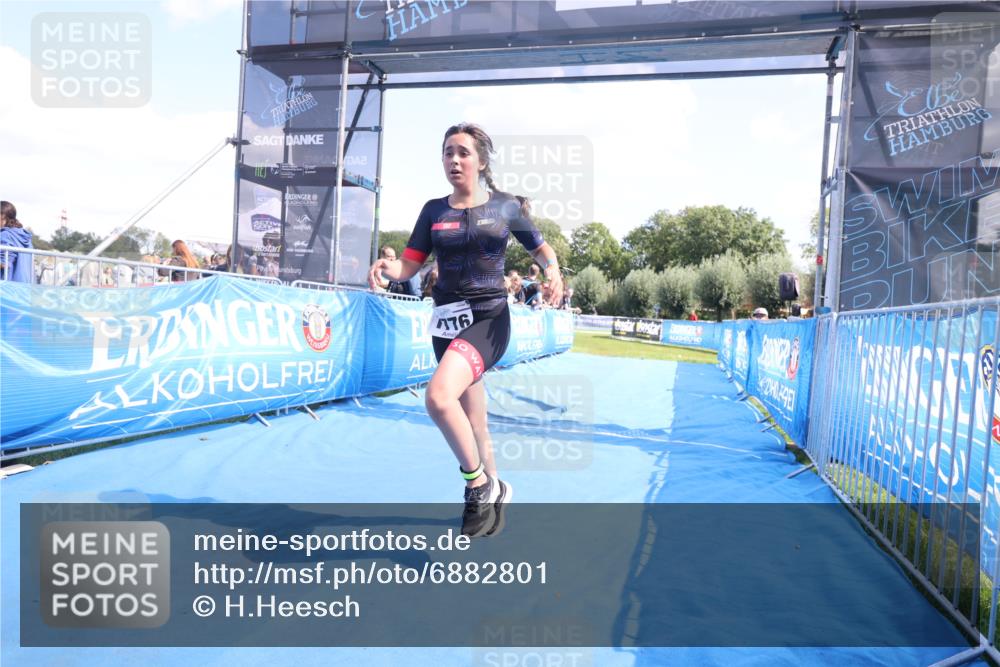 25.08.2024 - Elbe Triathlon Hamburg H.Heesch http://msf.ph/oto/6882801 25.08.2024 12:52:53 Ziel 1776 meine-sportfotos.de