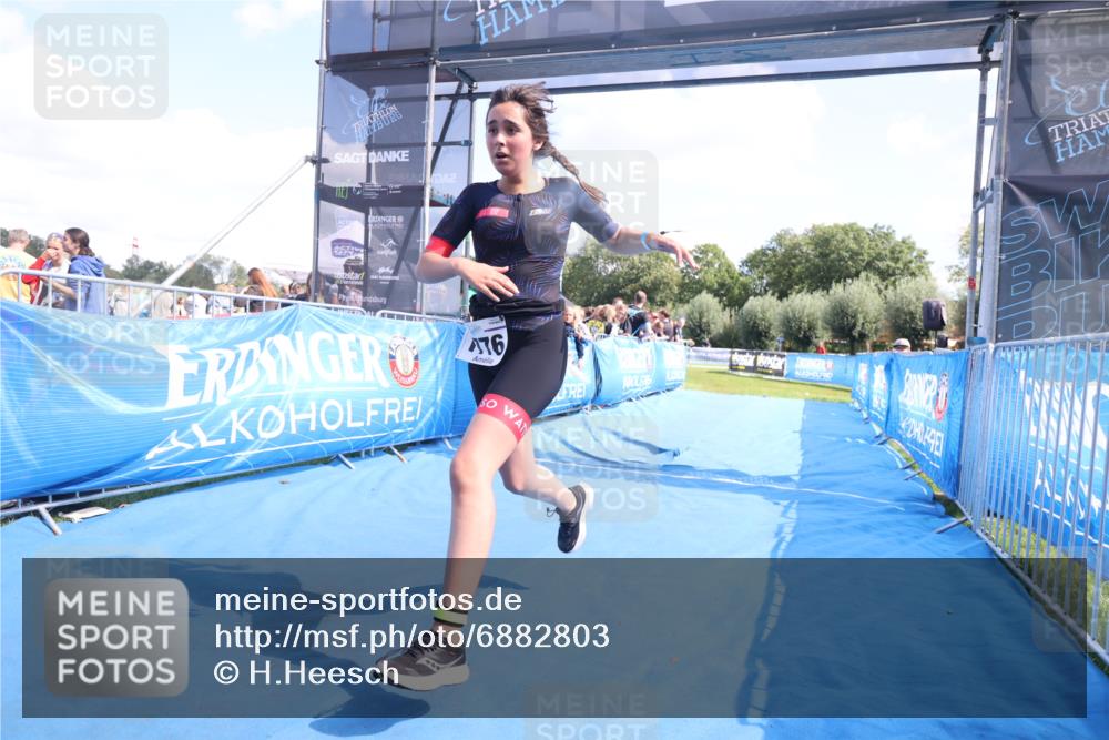 25.08.2024 - Elbe Triathlon Hamburg H.Heesch http://msf.ph/oto/6882803 25.08.2024 12:52:53 Ziel 1776 meine-sportfotos.de