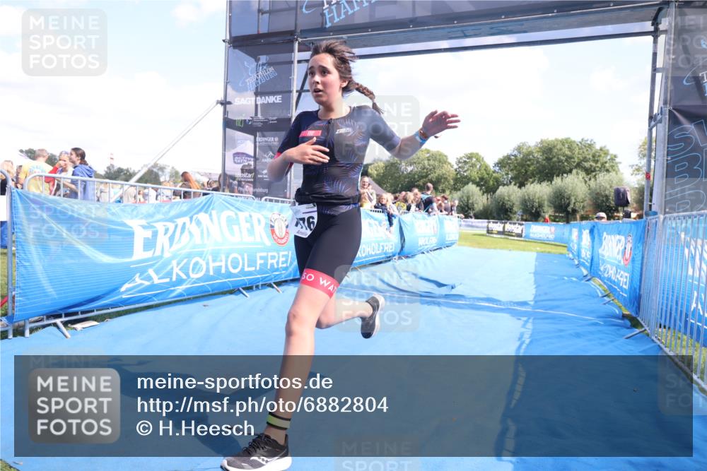 25.08.2024 - Elbe Triathlon Hamburg H.Heesch http://msf.ph/oto/6882804 25.08.2024 12:52:53 Ziel 1776 meine-sportfotos.de