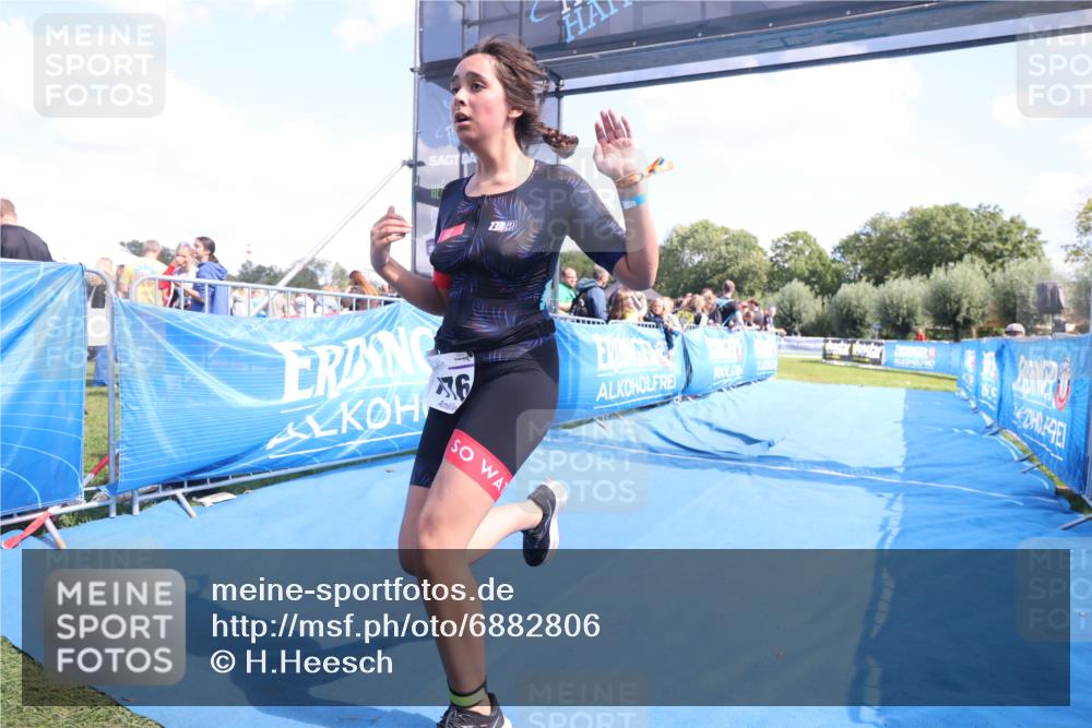 25.08.2024 - Elbe Triathlon Hamburg H.Heesch http://msf.ph/oto/6882806 25.08.2024 12:52:53 Ziel 1776 meine-sportfotos.de