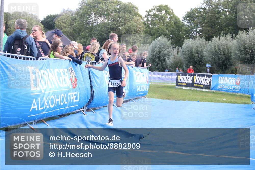 25.08.2024 - Elbe Triathlon Hamburg H.Heesch http://msf.ph/oto/6882809 25.08.2024 12:53:35 Ziel 1818 meine-sportfotos.de