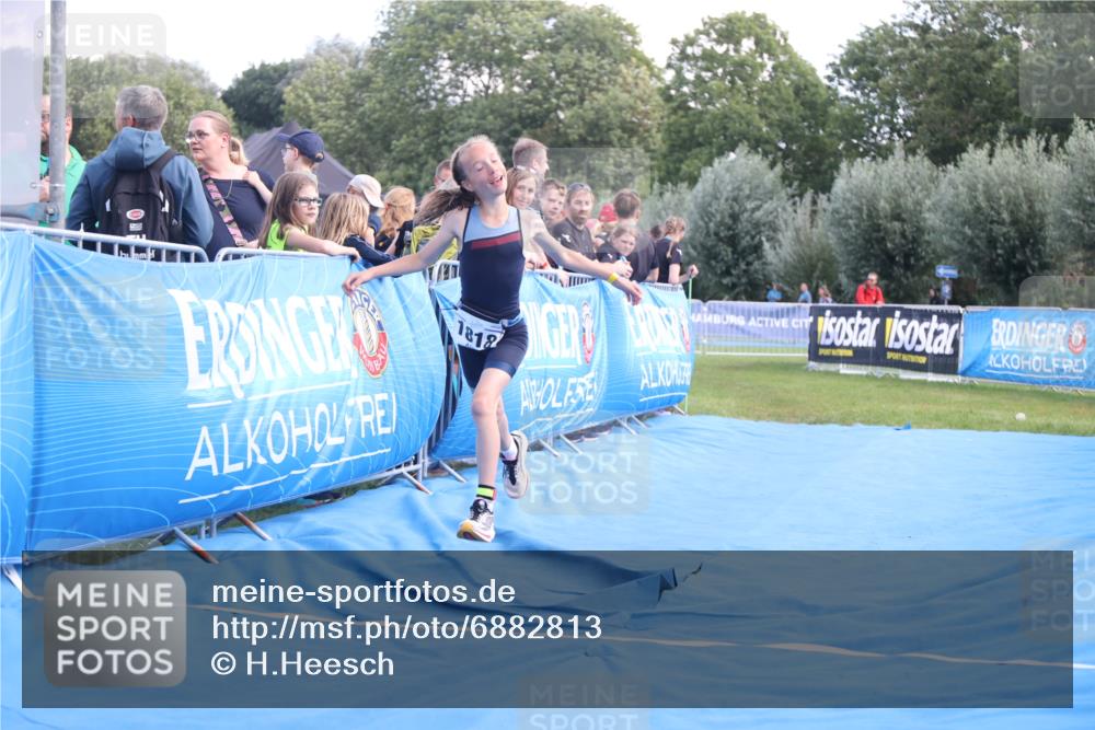 25.08.2024 - Elbe Triathlon Hamburg H.Heesch http://msf.ph/oto/6882813 25.08.2024 12:53:35 Ziel 1818 meine-sportfotos.de