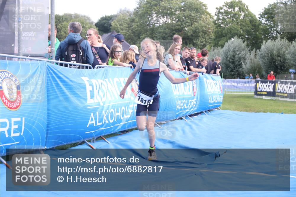25.08.2024 - Elbe Triathlon Hamburg H.Heesch http://msf.ph/oto/6882817 25.08.2024 12:53:35 Ziel 1818 meine-sportfotos.de