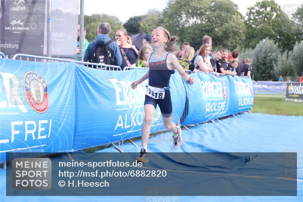 25.08.2024 - Elbe Triathlon Hamburg H.Heesch http://msf.ph/oto/6882820 25.08.2024 12:53:35 Ziel 1818 meine-sportfotos.de