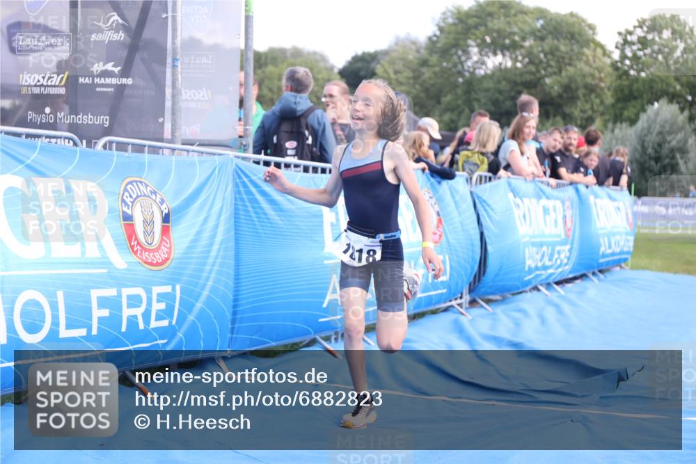 25.08.2024 - Elbe Triathlon Hamburg H.Heesch http://msf.ph/oto/6882823 25.08.2024 12:53:36 Ziel 1818 meine-sportfotos.de
