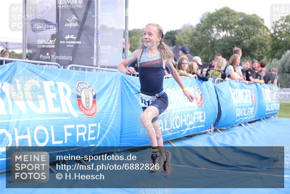 25.08.2024 - Elbe Triathlon Hamburg H.Heesch http://msf.ph/oto/6882826 25.08.2024 12:53:36 Ziel 1818 meine-sportfotos.de