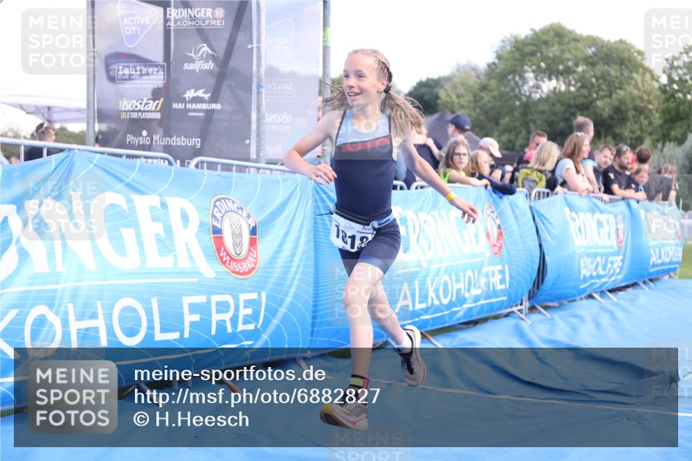 25.08.2024 - Elbe Triathlon Hamburg H.Heesch http://msf.ph/oto/6882827 25.08.2024 12:53:36 Ziel 1818 meine-sportfotos.de
