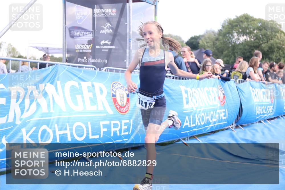 25.08.2024 - Elbe Triathlon Hamburg H.Heesch http://msf.ph/oto/6882829 25.08.2024 12:53:36 Ziel 1818 meine-sportfotos.de