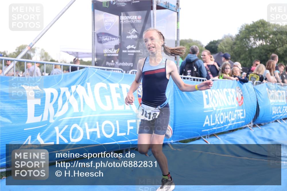 25.08.2024 - Elbe Triathlon Hamburg H.Heesch http://msf.ph/oto/6882831 25.08.2024 12:53:36 Ziel 1818 meine-sportfotos.de