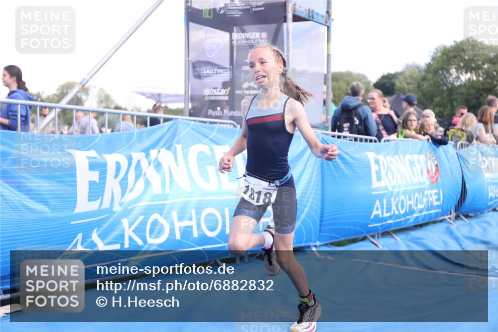 25.08.2024 - Elbe Triathlon Hamburg H.Heesch http://msf.ph/oto/6882832 25.08.2024 12:53:36 Ziel 1818 meine-sportfotos.de