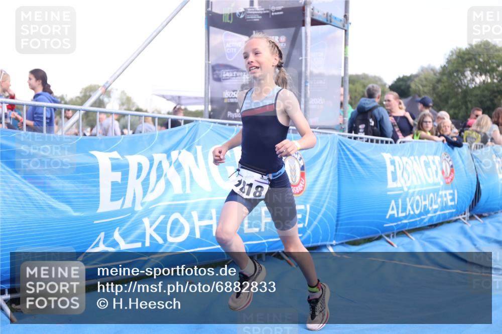 25.08.2024 - Elbe Triathlon Hamburg H.Heesch http://msf.ph/oto/6882833 25.08.2024 12:53:36 Ziel 1818 meine-sportfotos.de