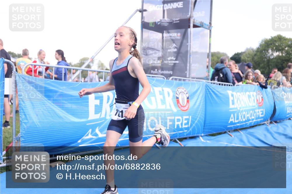 25.08.2024 - Elbe Triathlon Hamburg H.Heesch http://msf.ph/oto/6882836 25.08.2024 12:53:36 Ziel 1818 meine-sportfotos.de
