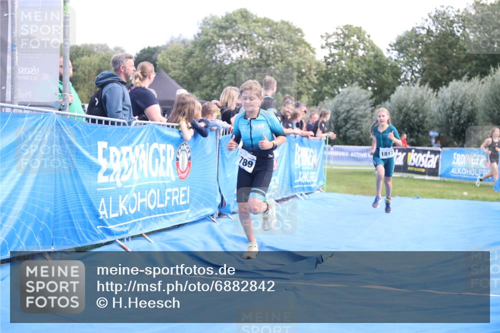 25.08.2024 - Elbe Triathlon Hamburg H.Heesch http://msf.ph/oto/6882842 25.08.2024 12:53:47 Ziel 1789, 1817 meine-sportfotos.de