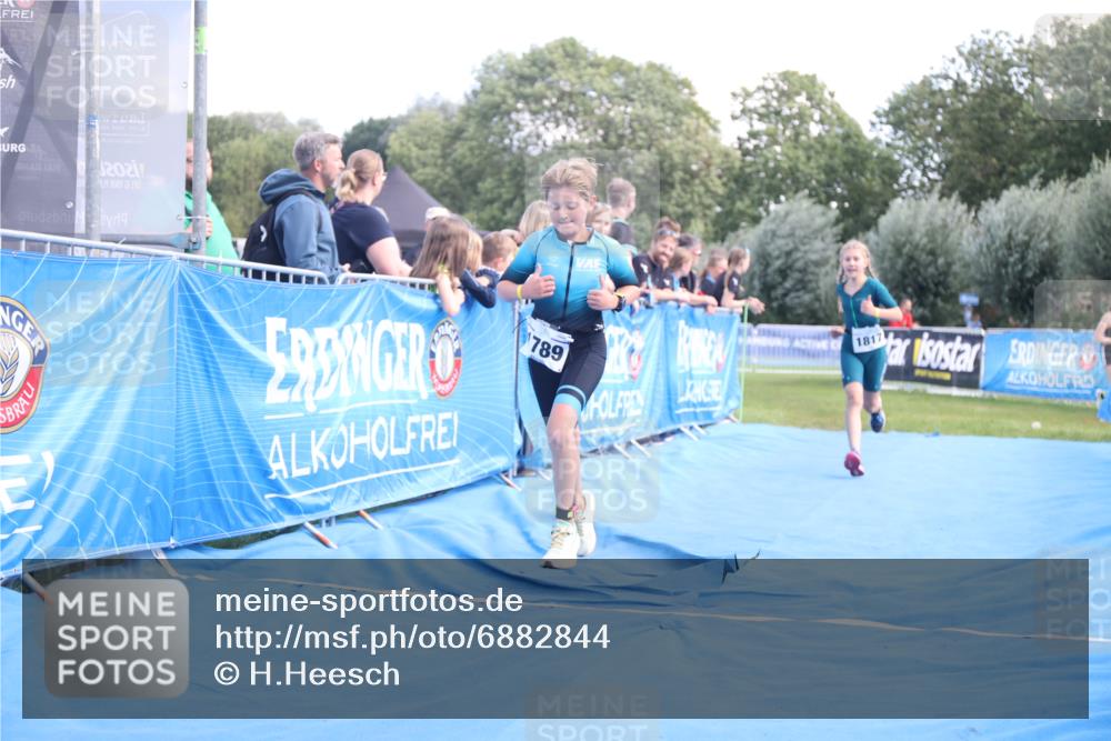 25.08.2024 - Elbe Triathlon Hamburg H.Heesch http://msf.ph/oto/6882844 25.08.2024 12:53:47 Ziel 1789, 1817 meine-sportfotos.de
