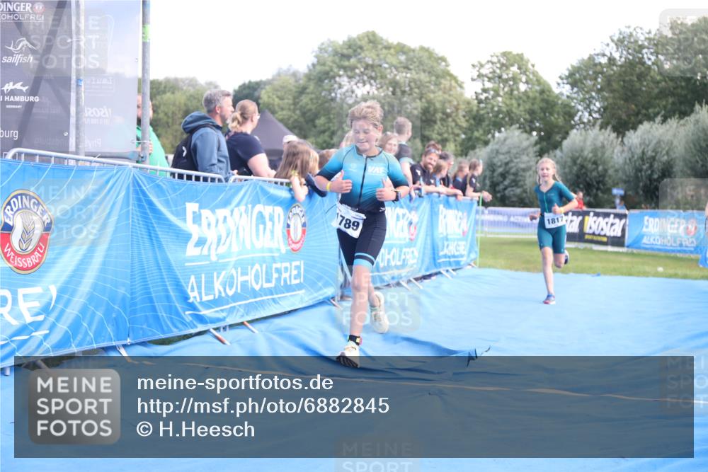 25.08.2024 - Elbe Triathlon Hamburg H.Heesch http://msf.ph/oto/6882845 25.08.2024 12:53:47 Ziel 1789, 1817 meine-sportfotos.de