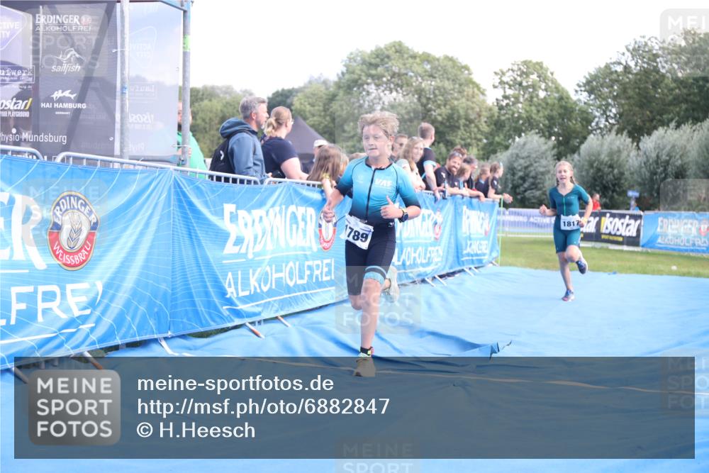 25.08.2024 - Elbe Triathlon Hamburg H.Heesch http://msf.ph/oto/6882847 25.08.2024 12:53:47 Ziel 1789, 1817 meine-sportfotos.de