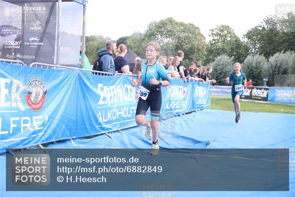 25.08.2024 - Elbe Triathlon Hamburg H.Heesch http://msf.ph/oto/6882849 25.08.2024 12:53:48 Ziel 1789, 1817 meine-sportfotos.de