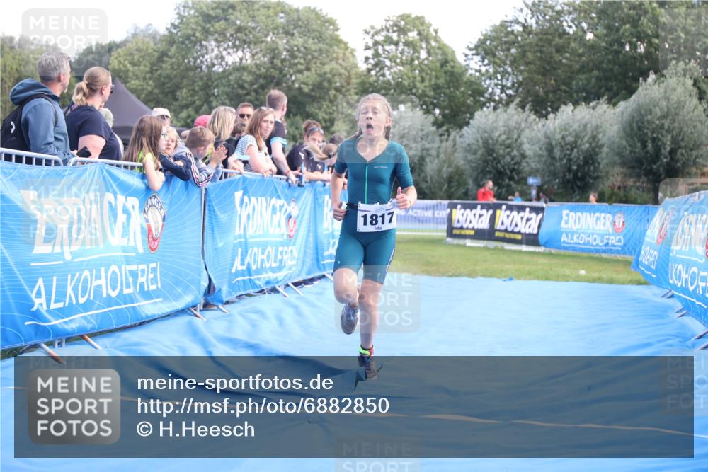 25.08.2024 - Elbe Triathlon Hamburg H.Heesch http://msf.ph/oto/6882850 25.08.2024 12:53:49 Ziel 1789, 1817 meine-sportfotos.de