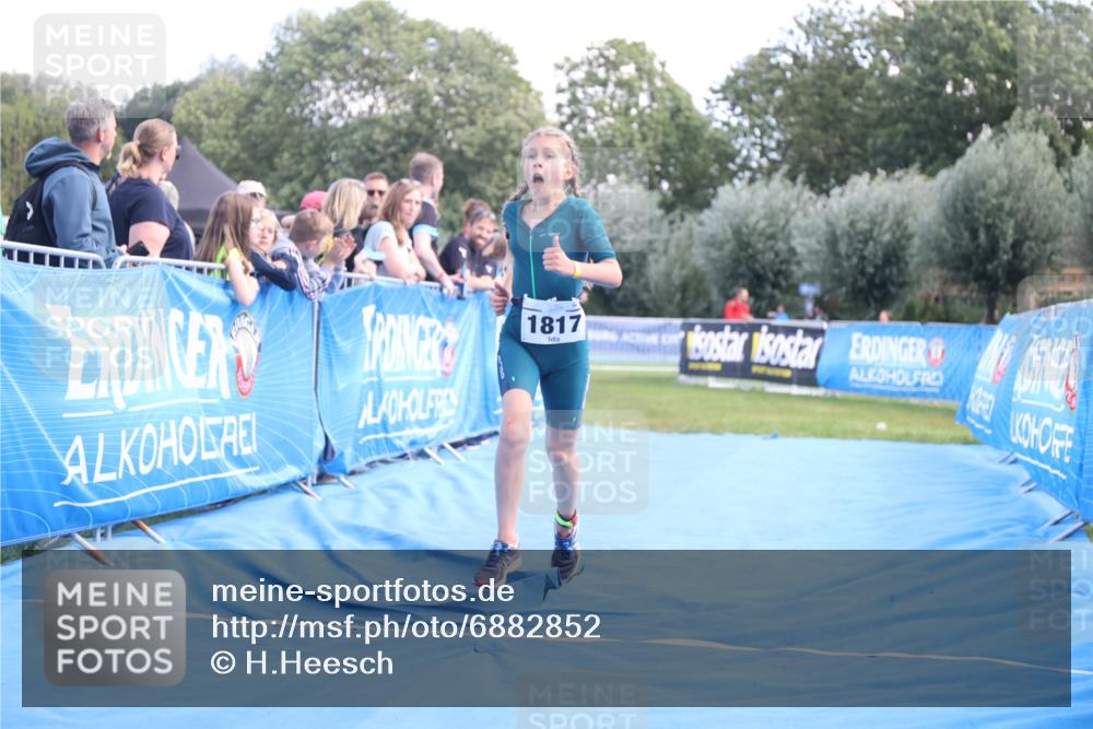 25.08.2024 - Elbe Triathlon Hamburg H.Heesch http://msf.ph/oto/6882852 25.08.2024 12:53:49 Ziel 1789, 1817 meine-sportfotos.de