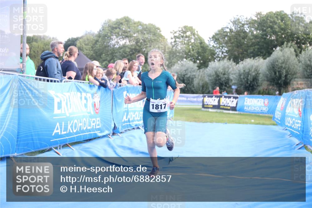 25.08.2024 - Elbe Triathlon Hamburg H.Heesch http://msf.ph/oto/6882857 25.08.2024 12:53:49 Ziel 1789, 1817 meine-sportfotos.de