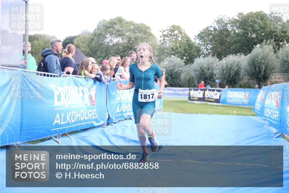 25.08.2024 - Elbe Triathlon Hamburg H.Heesch http://msf.ph/oto/6882858 25.08.2024 12:53:49 Ziel 1789, 1817 meine-sportfotos.de