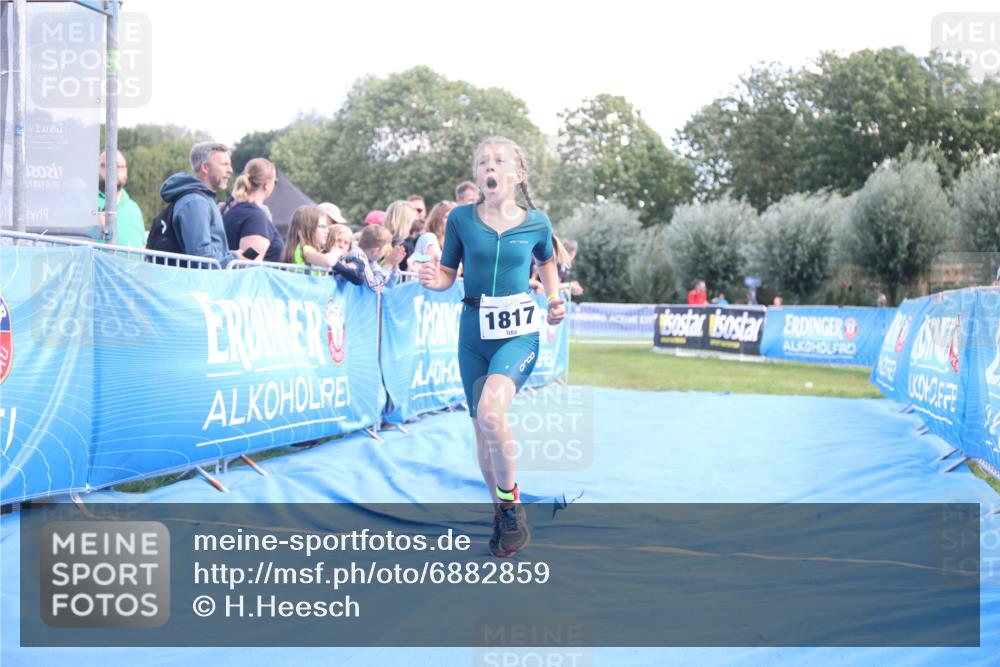 25.08.2024 - Elbe Triathlon Hamburg H.Heesch http://msf.ph/oto/6882859 25.08.2024 12:53:49 Ziel 1789, 1817 meine-sportfotos.de