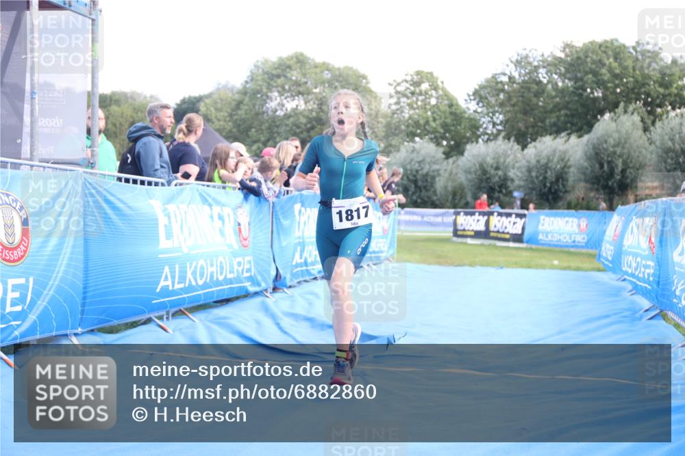 25.08.2024 - Elbe Triathlon Hamburg H.Heesch http://msf.ph/oto/6882860 25.08.2024 12:53:49 Ziel 1789, 1817 meine-sportfotos.de