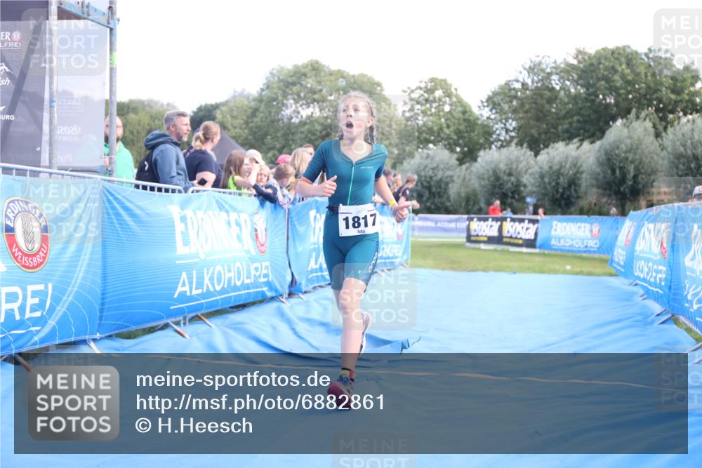 25.08.2024 - Elbe Triathlon Hamburg H.Heesch http://msf.ph/oto/6882861 25.08.2024 12:53:49 Ziel 1789, 1817 meine-sportfotos.de